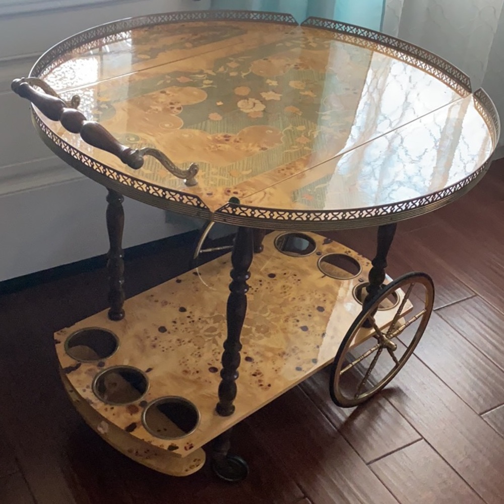 Antiquei Italian bar cart